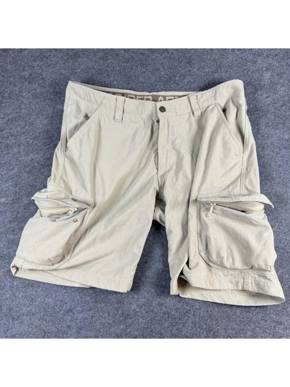 Under Armour Shorts Mens Size 38 Beige Cargo Cotton Canvas Pockets Casual Summer